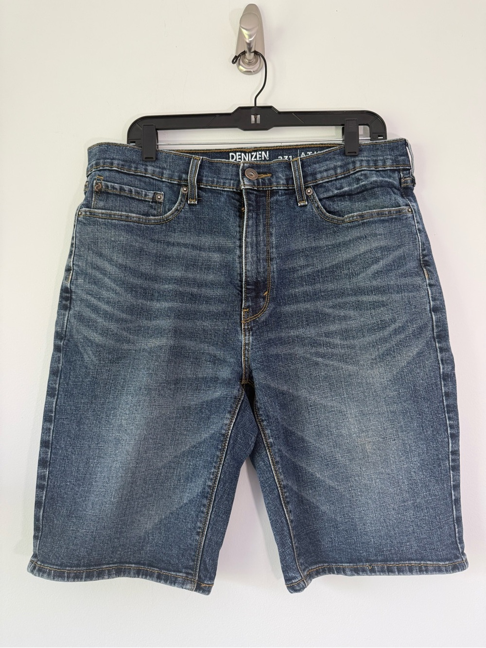 Denizen from Levi's 231 Men's Athletic Fit Denim Jean Shorts Medium Wash W36